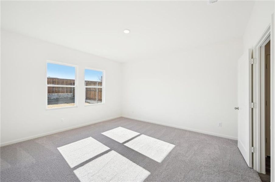 Spacious, unfurnished interior of a new home in Crescent Pointe, Carrollton (Image 19).