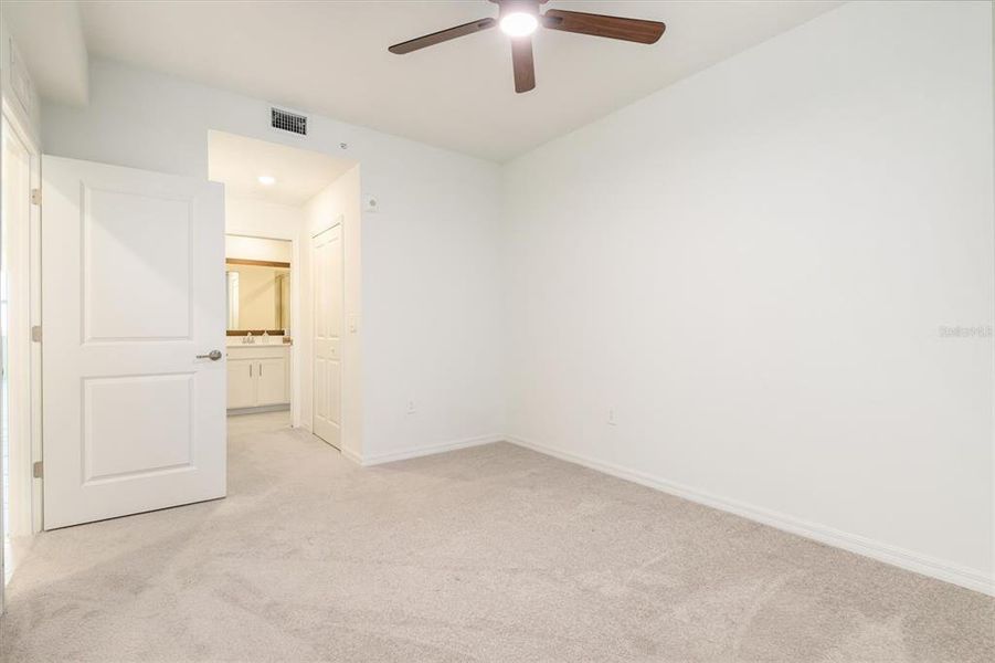 Spacious, unfurnished interior of a new home in , Venice (Image 21).
