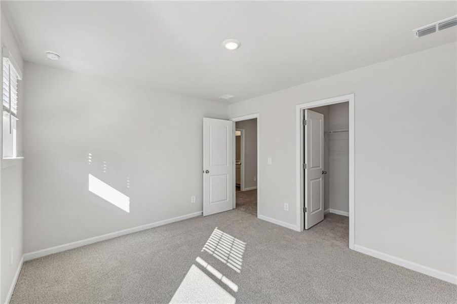 Spacious, unfurnished interior of a new home in The Oaks at Dawson, Dawsonville (Image 15). Spacious, unfurnished interior of a new home in The Oaks at Dawson, Dawsonville (Image 15).