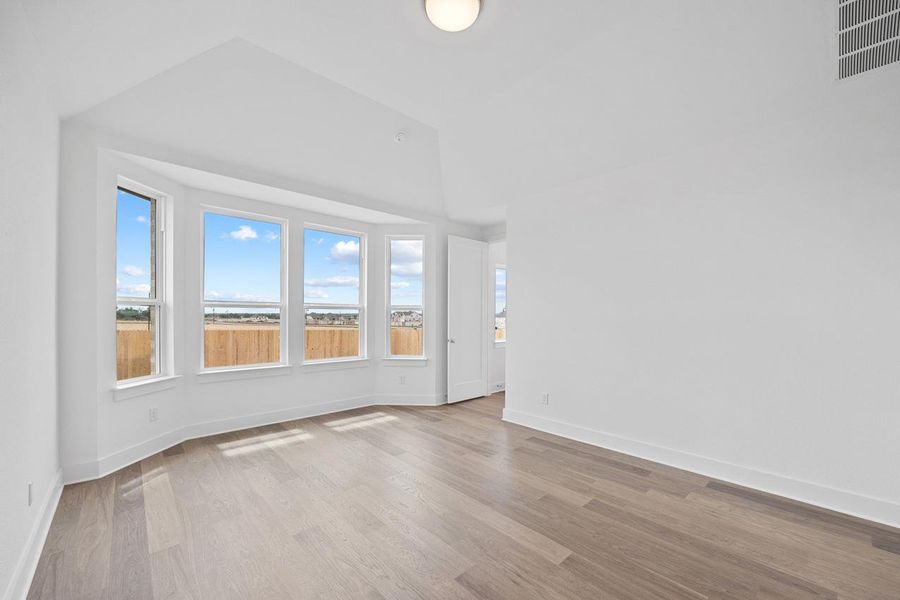 Spacious, unfurnished interior of a new home in Santa Rita Ranch, Liberty Hill (Image 17).