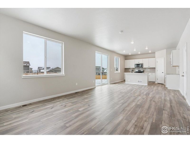 Spacious, unfurnished interior of a new home in The Overlook at Johnstown Farms, Johnstown (Image 13).
