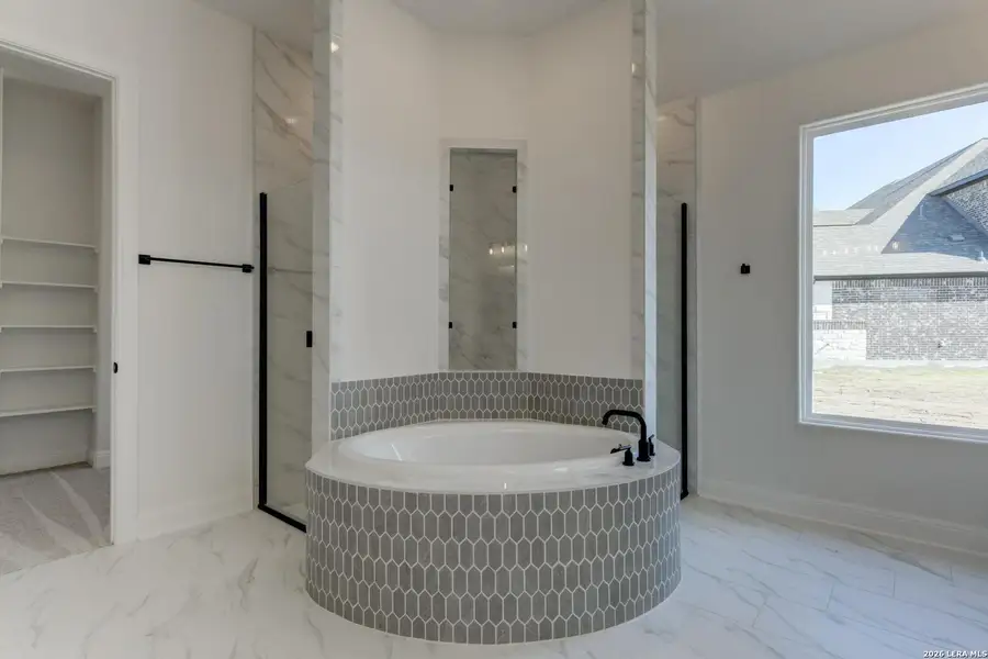 Furnished interior view inside a new home in Waldsanger, New Braunfels (Image 6).