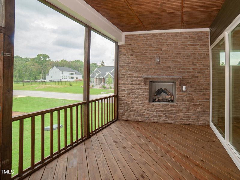 05-Screened Porch