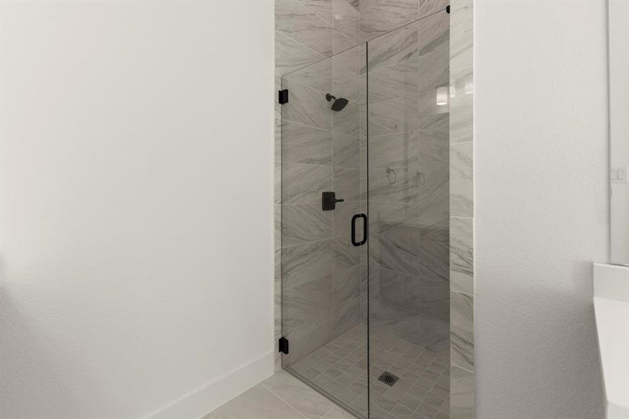 22. 1031 Gracious - Bath (4)