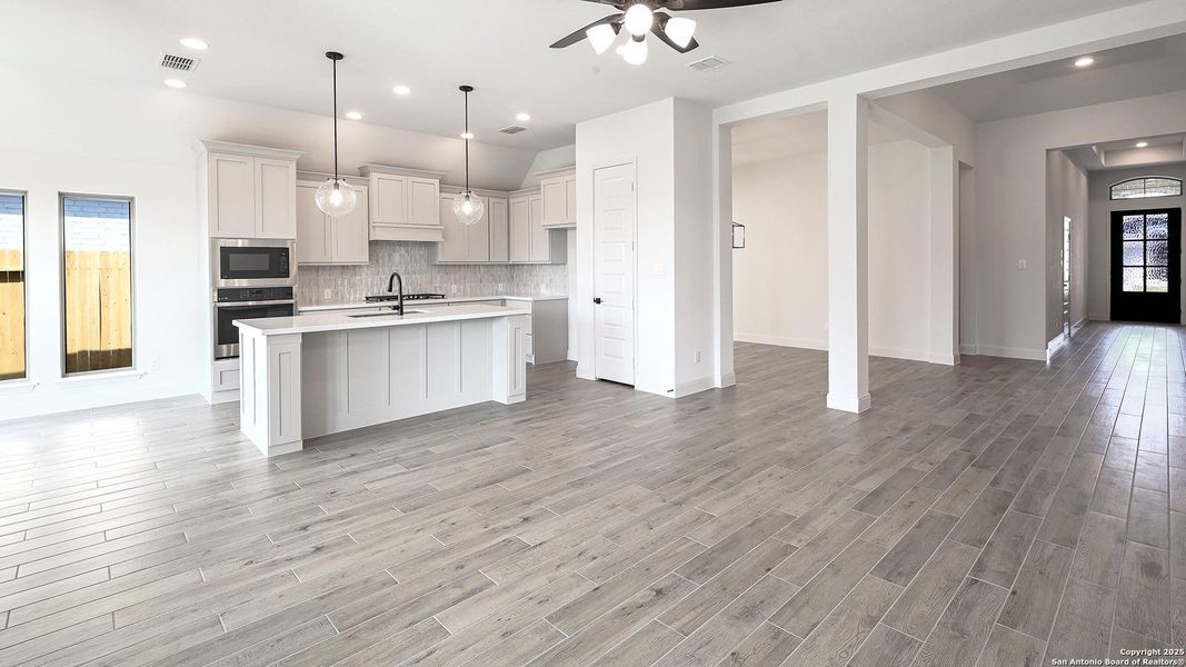 Spacious, unfurnished interior of a new home in Meadows Of Mill Creek 50', Seguin (Image 18). Spacious, unfurnished interior of a new home in Meadows Of Mill Creek 50', Seguin (Image 18).