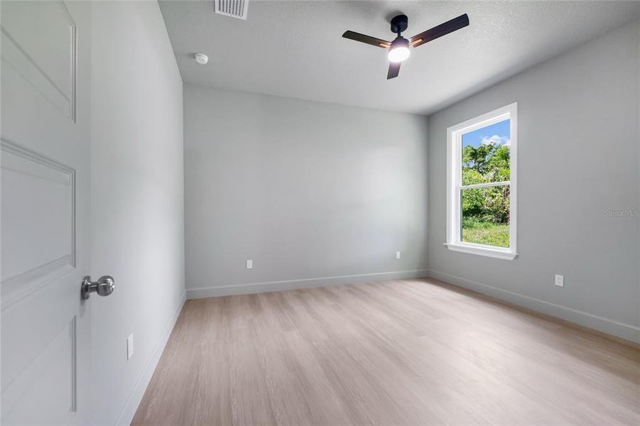 Spacious, unfurnished interior of a new home in , Orlando (Image 21).