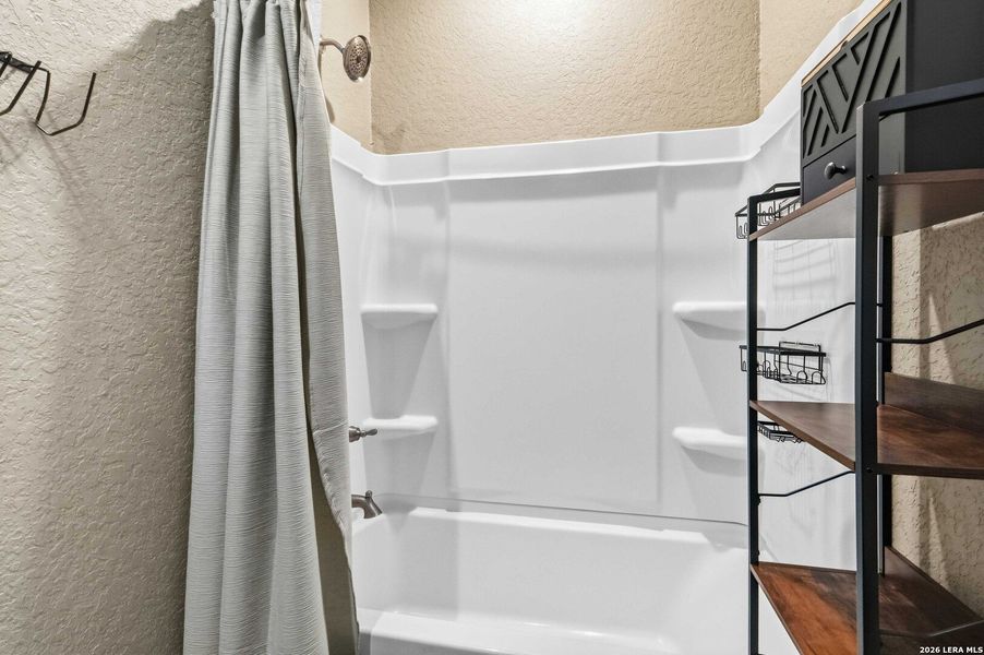 Image 87 of a home in .