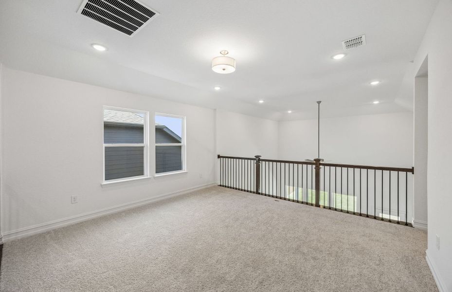 Spacious, unfurnished interior of a new home in Highland Lakes, McKinney (Image 24).