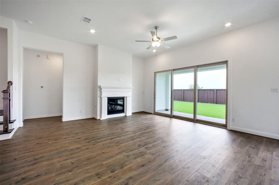 Image 38 of a home in Del Bello Lakes 60'. Image 38 of a home in Del Bello Lakes 60'.