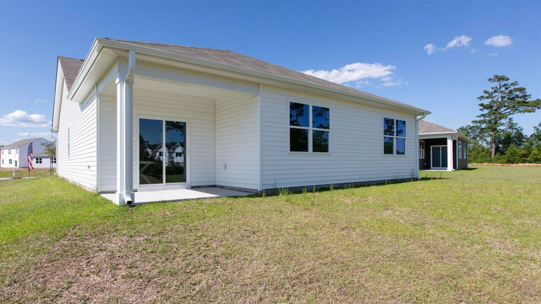 Exterior details and patio area of a home in Vineyard Trail, Jacksonville (Image 4).