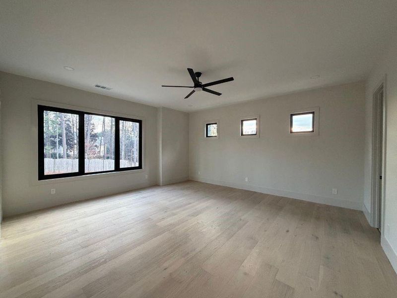 Spacious, unfurnished interior of a new home in , Lawrenceville (Image 28).