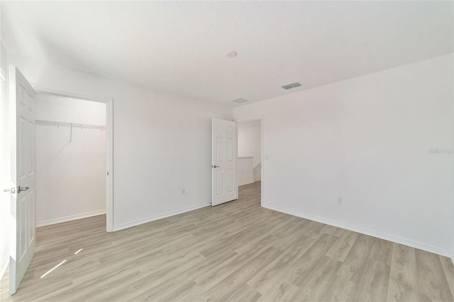 Spacious, unfurnished interior of a new home in Calesa Township, Ocala (Image 45).