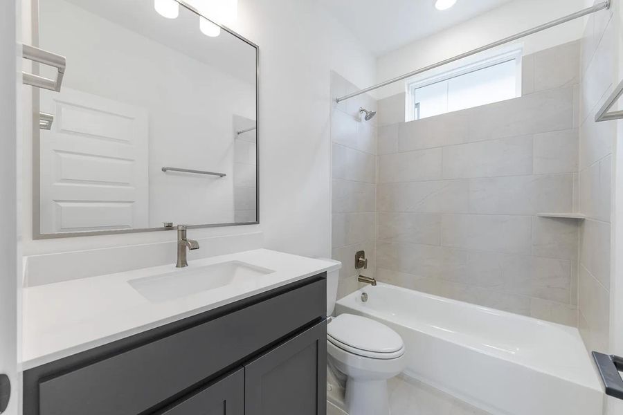 Daisey A Bathroom 3