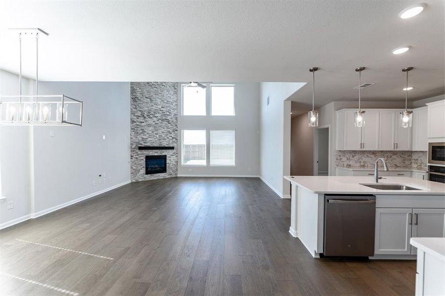 Spacious, unfurnished interior of a new home in Westridge, McKinney (Image 11). Spacious, unfurnished interior of a new home in Westridge, McKinney (Image 11).