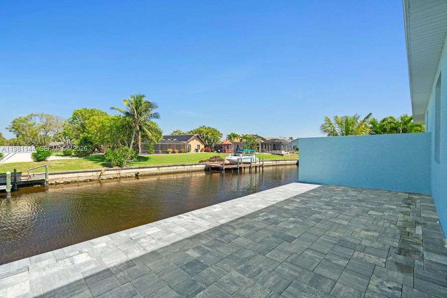 Exterior details and patio area of a home in , Cape Coral (Image 28).