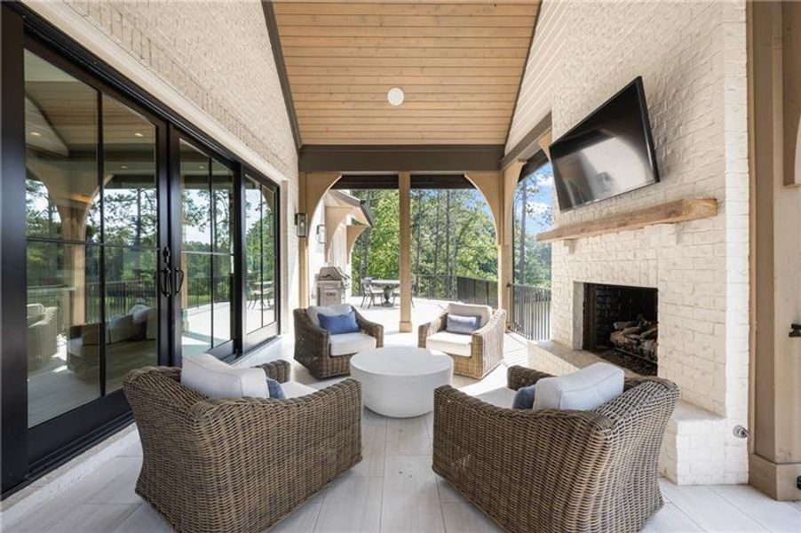 Exterior details and patio area of a home in Manor Estates, Alpharetta (Image 27).