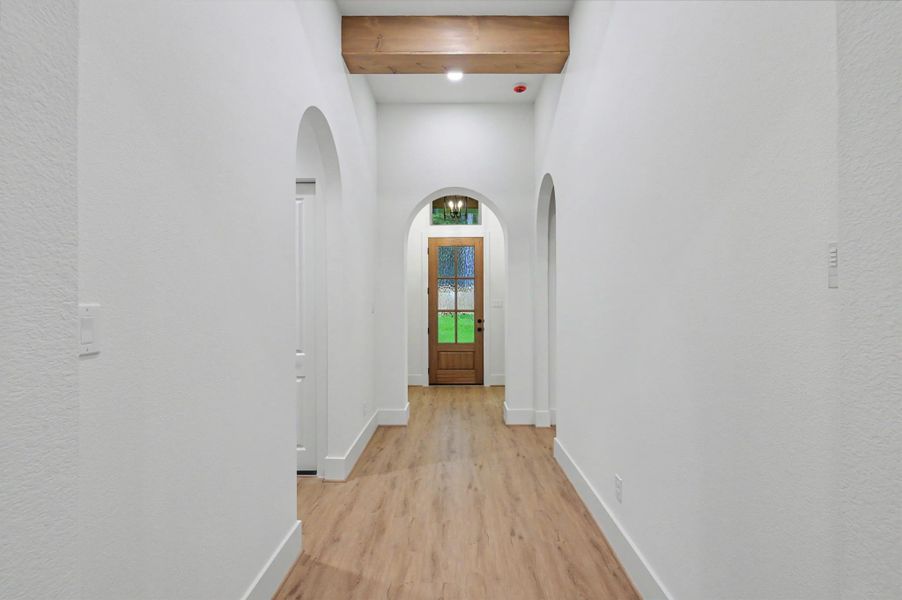 Spacious, unfurnished interior of a new home in , Willis (Image 21).