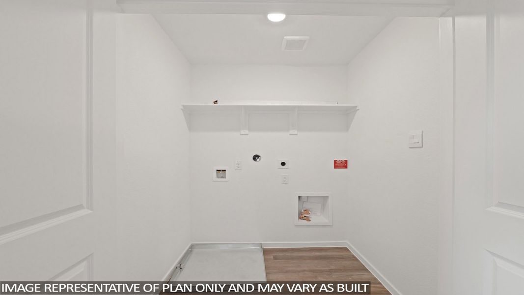 Spacious, unfurnished interior of a new home in Porters Mill, New Caney (Image 10).