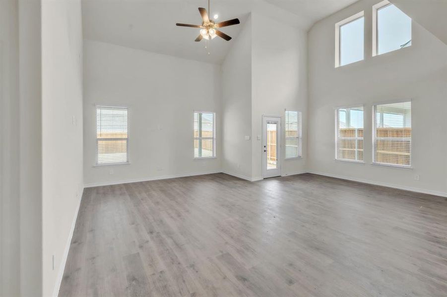Spacious, unfurnished interior of a new home in The Landing at Hidden Lakes, McKinney (Image 18).