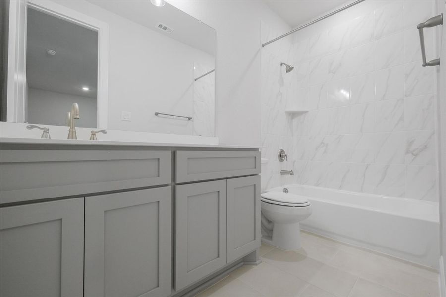 Furnished interior view inside a new home in Sienna 65', Missouri City (Image 7). Furnished interior view inside a new home in Sienna 65', Missouri City (Image 7).