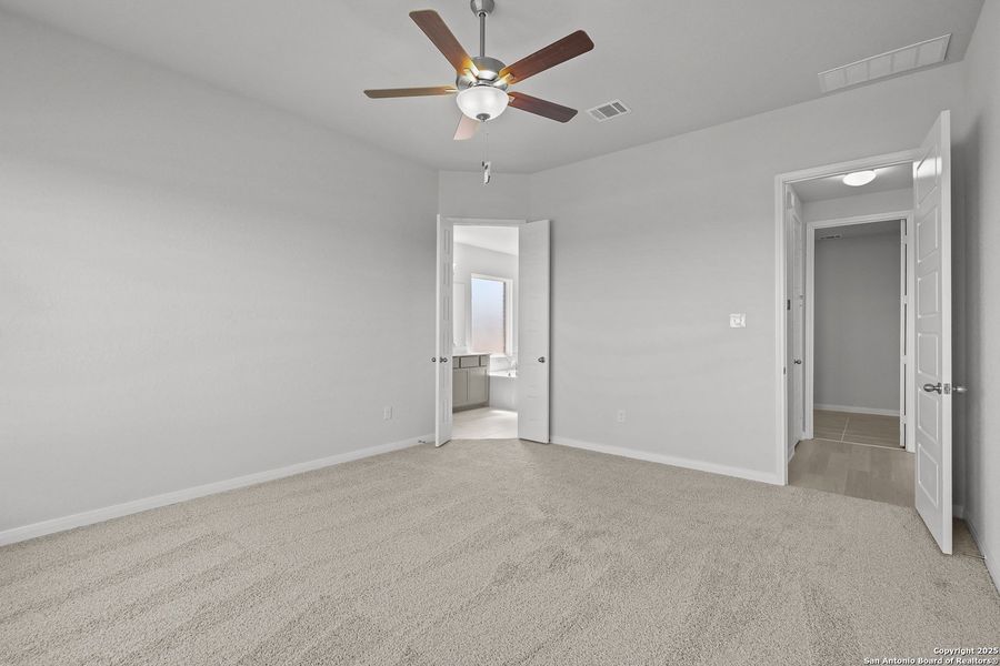 Spacious, unfurnished interior of a new home in Megan's Landing 50', Castroville (Image 14).