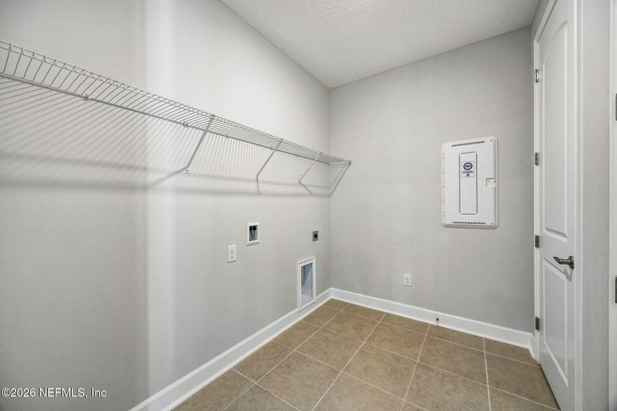 Spacious, unfurnished interior of a new home in , Jacksonville (Image 14).
