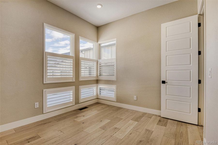 Spacious, unfurnished interior of a new home in Hillside at Castle Rock, Castle Rock (Image 20).