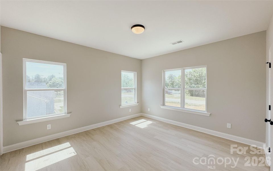 Spacious, unfurnished interior of a new home in , Salisbury (Image 15).