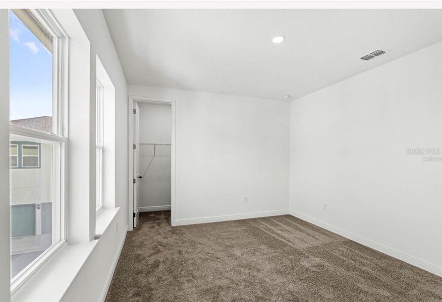 Spacious, unfurnished interior of a new home in , Orlando (Image 20).