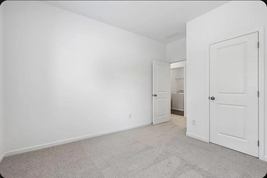 Spacious, unfurnished interior of a new home in Alder Creek, Cumming (Image 27).