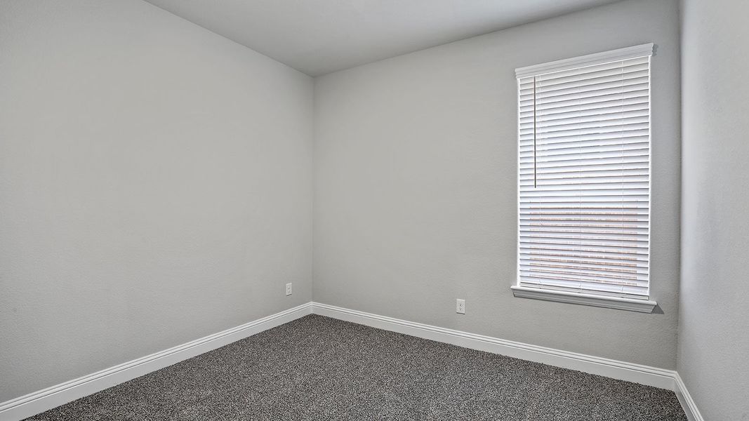 Spacious, unfurnished interior of a new home in Eagle Creek, Denton (Image 29).