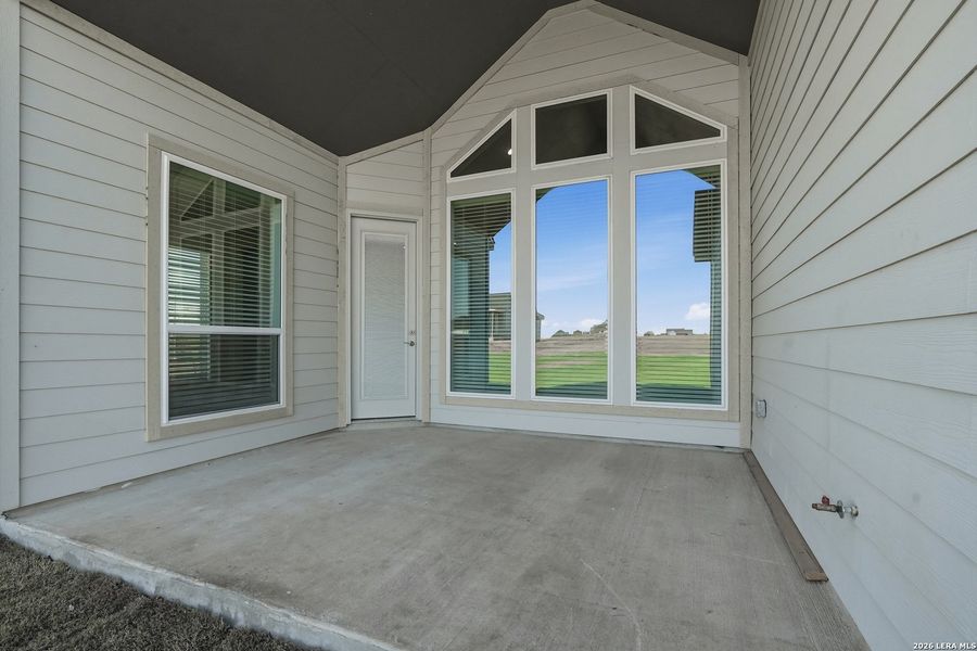 Exterior details and patio area of a home in Sienna Lakes, San Antonio (Image 3).