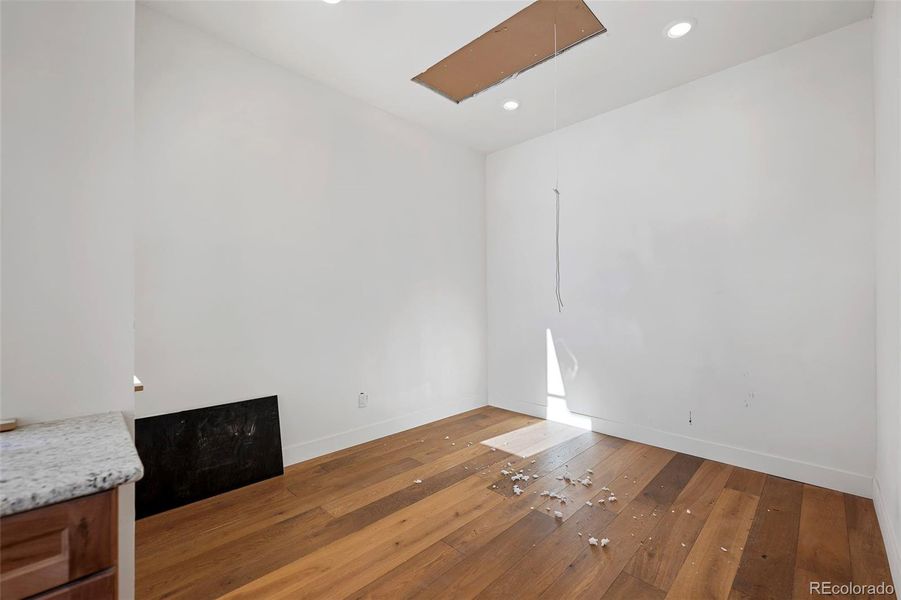 Spacious, unfurnished interior of a new home in , Sedalia (Image 25).