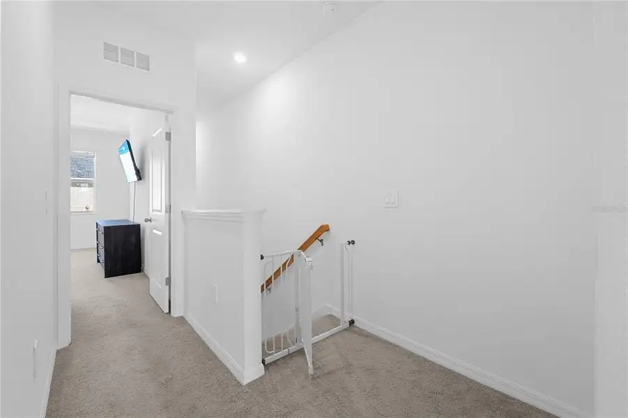 Spacious, unfurnished interior of a new home in , Punta Gorda (Image 22).