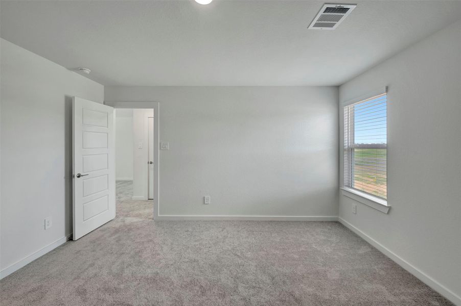 Spacious, unfurnished interior of a new home in Sorella, Tomball (Image 16).