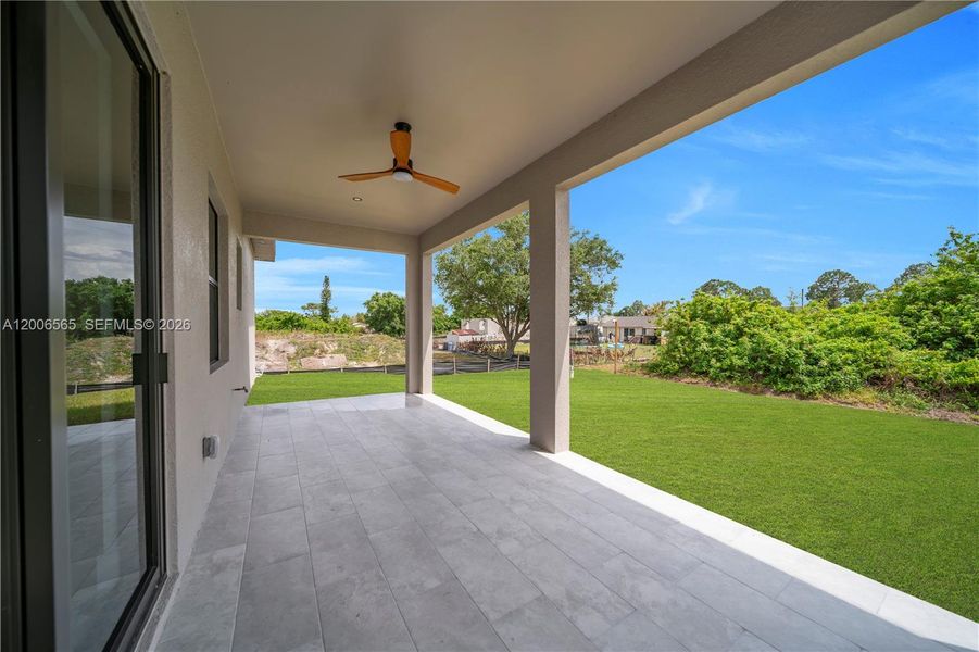 Exterior details and patio area of a home in , Lehigh Acres (Image 3).
