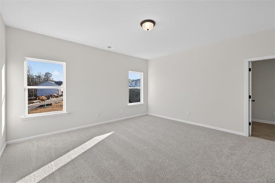 Spacious, unfurnished interior of a new home in Sanders Park, Austell (Image 25).
