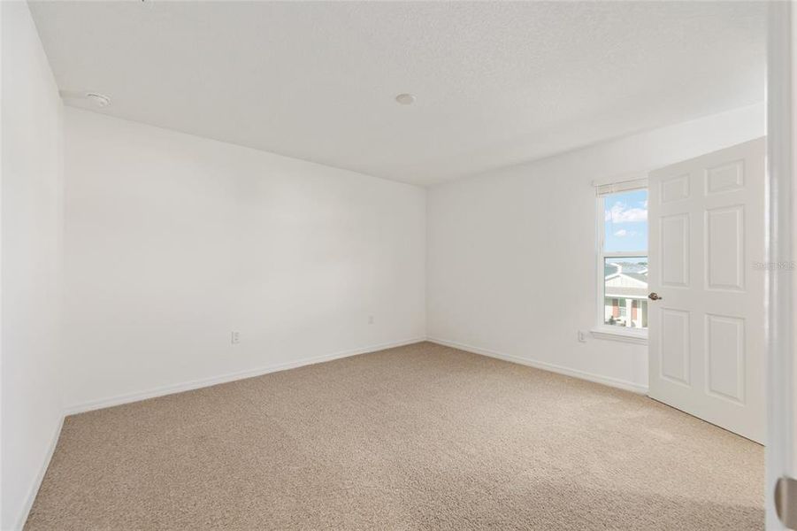Spacious, unfurnished interior of a new home in Calesa Township, Ocala (Image 37).