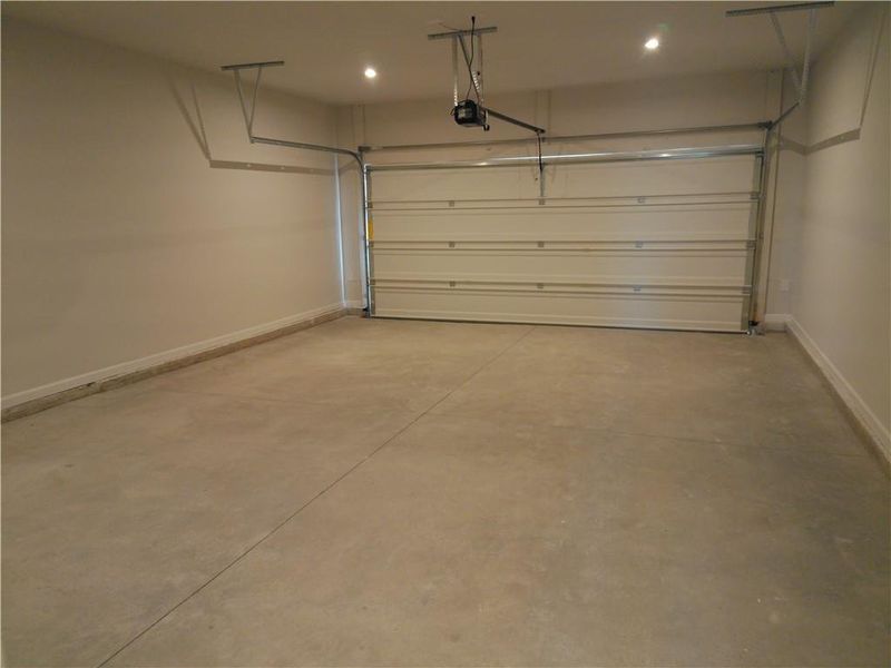Spacious, unfurnished interior of a new home in Lake Shore, Winder (Image 22).