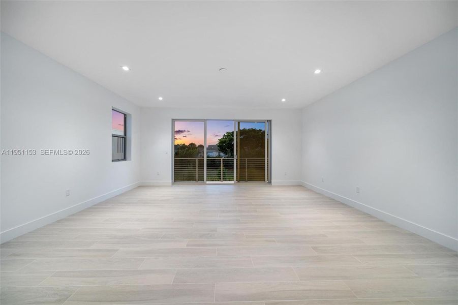 Spacious, unfurnished interior of a new home in , Weston (Image 50).