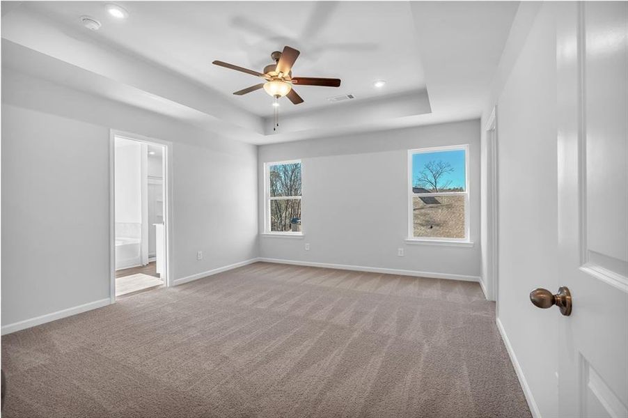 Spacious, unfurnished interior of a new home in Carter Grove, Cartersville (Image 9).