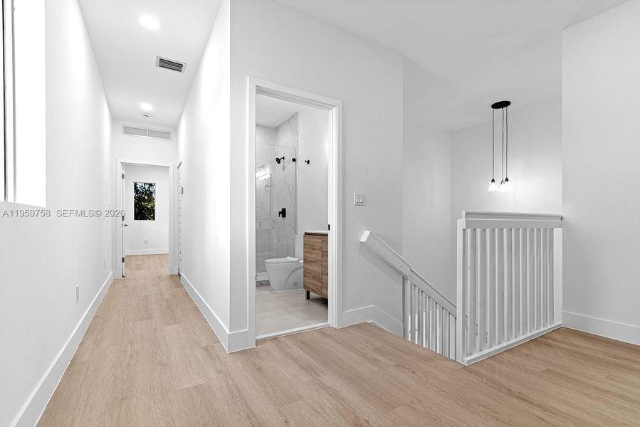 Spacious, unfurnished interior of a new home in , Miami (Image 26).