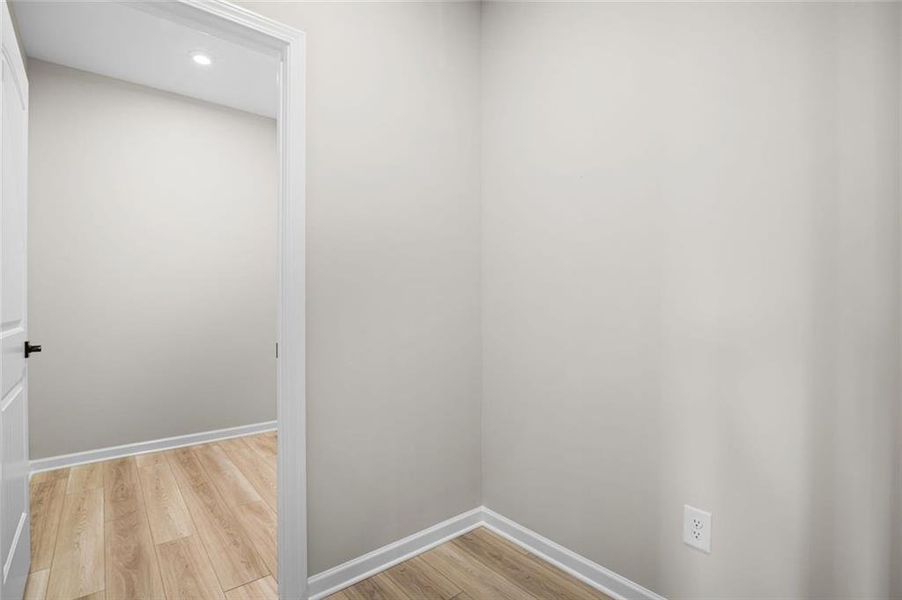 Spacious, unfurnished interior of a new home in Easton Park, Dallas (Image 27).