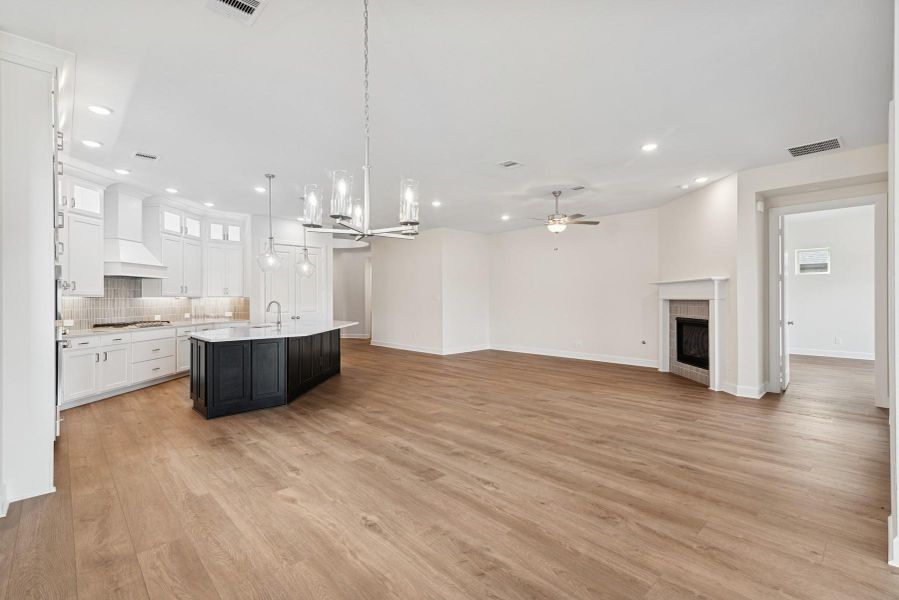 Spacious, unfurnished interior of a new home in The Highlands 55' - Encore Collection, Porter (Image 15). Spacious, unfurnished interior of a new home in The Highlands 55' - Encore Collection, Porter (Image 15).