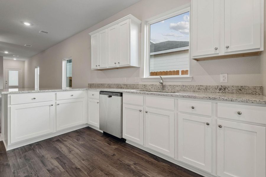 Furnished interior view inside a new home in Sweetwater Ridge, Conroe (Image 5).