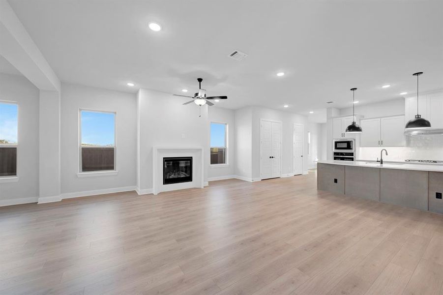 Spacious, unfurnished interior of a new home in Elements at Viridian - Traditional Series, Arlington (Image 23).