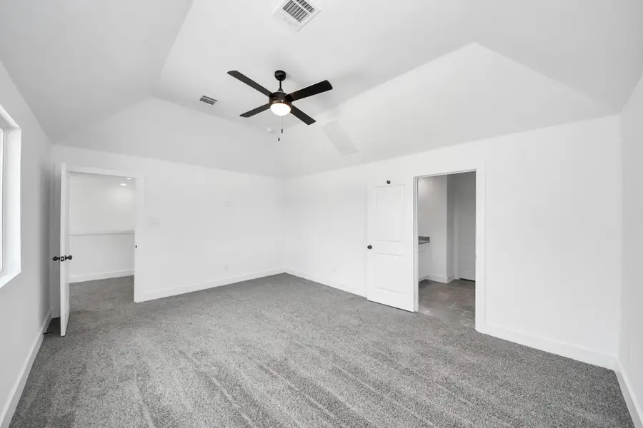 Spacious, unfurnished interior of a new home in , Huffman (Image 27).