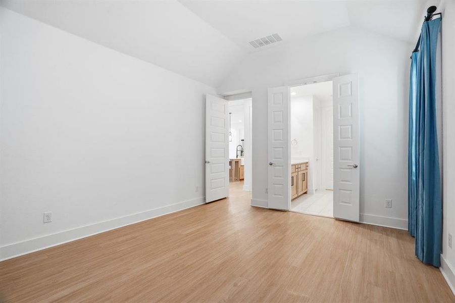 Spacious, unfurnished interior of a new home in Karis, Crowley (Image 20).