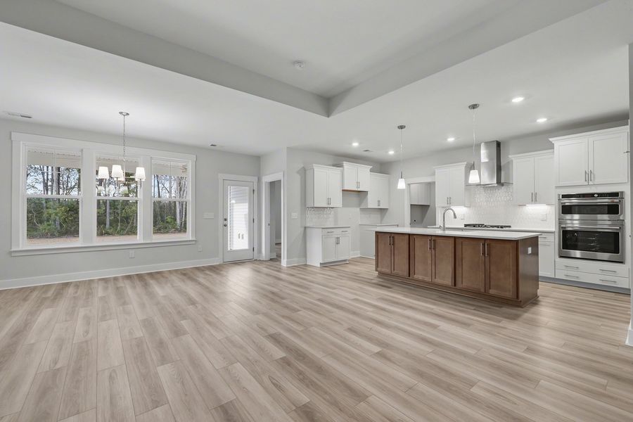 Spacious, unfurnished interior of a new home in Arcadia, Myrtle Beach (Image 20).