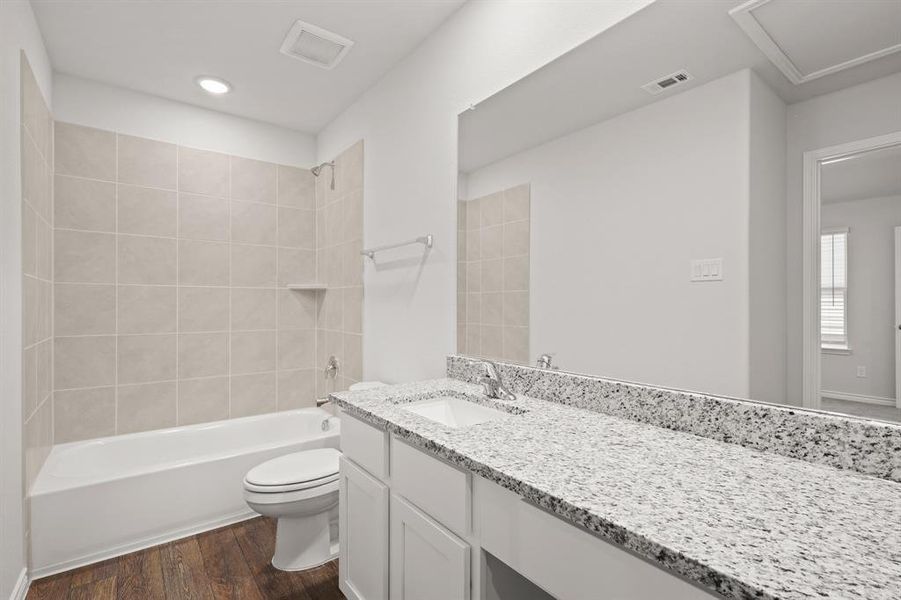 Furnished interior view inside a new home in Rocky Creek Crossing, Fort Worth (Image 7). Furnished interior view inside a new home in Rocky Creek Crossing, Fort Worth (Image 7).